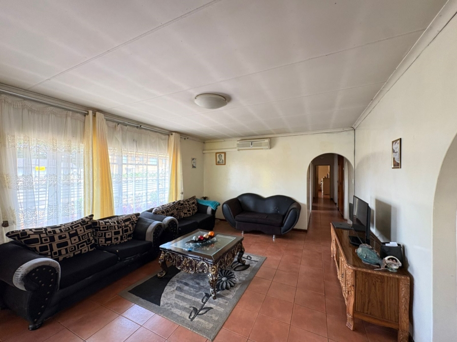 3 Bedroom Property for Sale in Lower Bo-dorp North West